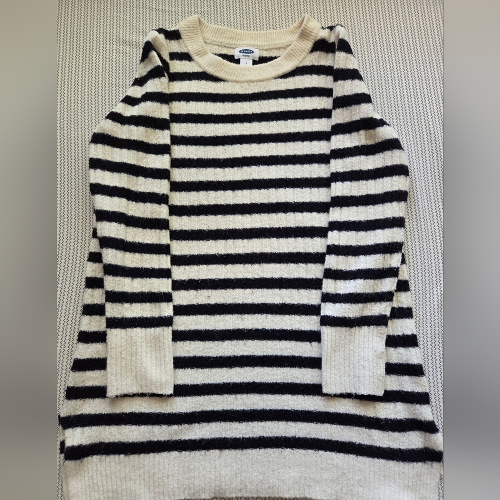 Old Navy Striped Maternity lightweight Pullover Sweater Size Small